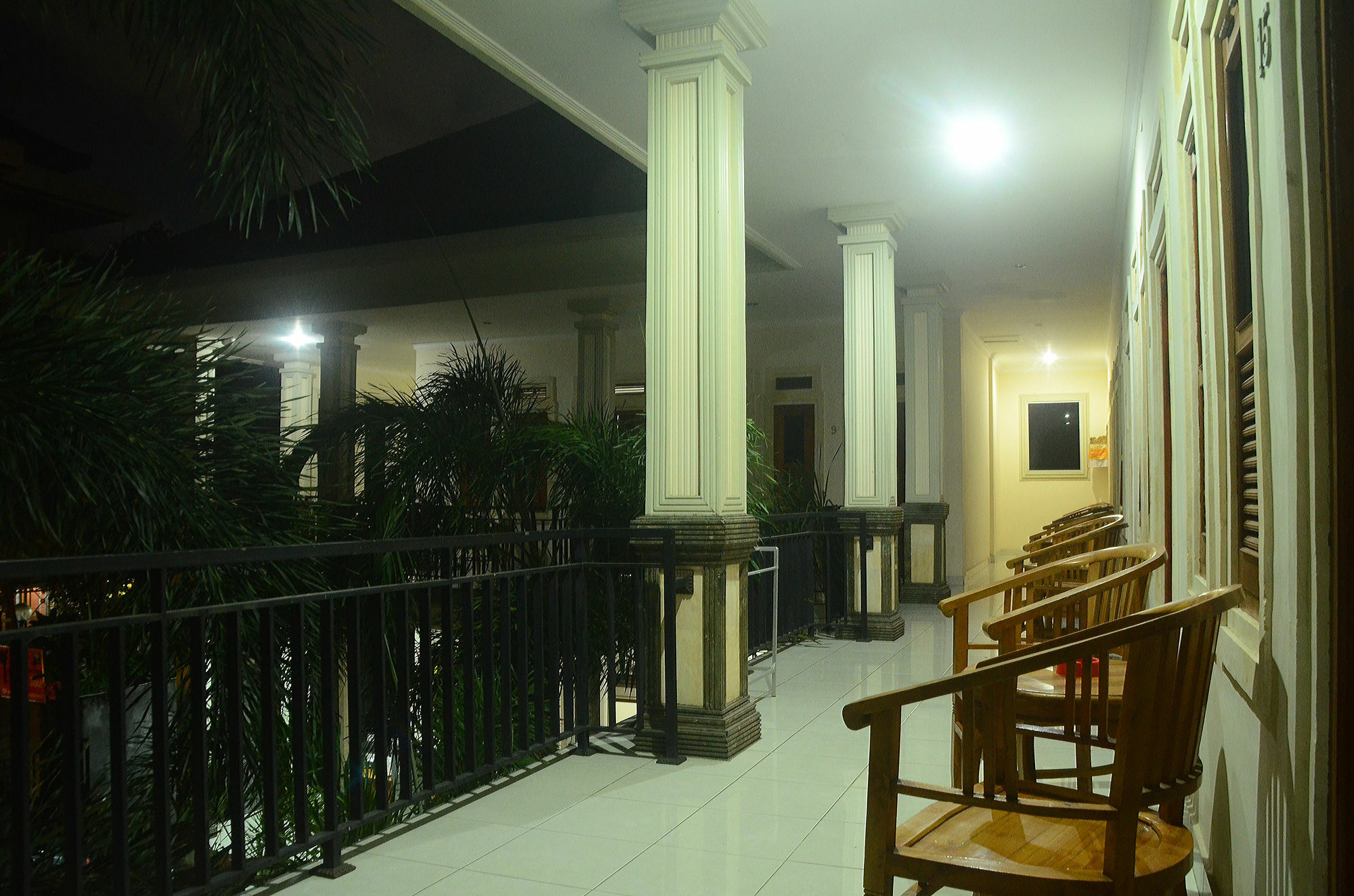 Budget Door Legian Inn Kuta  Exterior photo